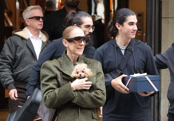 Céline Dion leaves the Royal Monceau hotel with her sons Nelson and Eddy and her dog the day after her final concert in Paris on October 19, 2026. Cyril Moreau, Bestimage. Céline Dion leaves the Royal Monceau hotel with her sons Nelson and Eddy and her dog, the day after her final concert in Paris on October 19, 2026, Paris, France  Copyright: xCYRILxMOREAUx xBESTIMAGExCYRILxMOREAUx xBESTIMAGEx