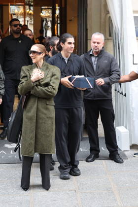 Céline Dion leaves the Royal Monceau hotel with her sons Nelson and Eddy and her dog the day after her final concert in Paris on October 19, 2026. Cyril Moreau, Bestimage. Céline Dion leaves the Royal Monceau hotel with her sons Nelson and Eddy and her dog, the day after her final concert in Paris on October 19, 2026, Paris, France  Copyright: xCYRILxMOREAUx xBESTIMAGExCYRILxMOREAUx xBESTIMAGEx