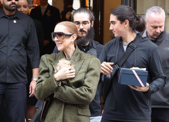 Céline Dion leaves the Royal Monceau hotel with her sons Nelson and Eddy and her dog the day after her final concert in Paris on October 19, 2026. Cyril Moreau, Bestimage. Céline Dion leaves the Royal Monceau hotel with her sons Nelson and Eddy and her dog, the day after her final concert in Paris on October 19, 2026, Paris, France  Copyright: xCYRILxMOREAUx xBESTIMAGExCYRILxMOREAUx xBESTIMAGEx