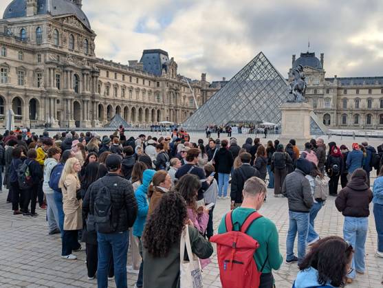 Protesters block Louvre entrances in support of nationwide student movement in Paris PARIS, FRANCE - OCTOBER 19: Protesters block the entrances to the Louvre Museum to express their support for a nationwide high school student protest movement and denounce what they describe as police repression in Paris, France, on October 19, 2026. Luc Auffret Anadolu Paris France. Editorial use only. Please get in touch for any other usage.  Copyright: x2026xAnadoluxLucxAuffretx