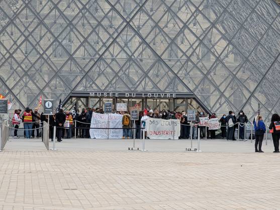 Protesters block Louvre entrances in support of nationwide student movement in Paris PARIS, FRANCE - OCTOBER 19: Protesters block the entrances to the Louvre Museum to express their support for a nationwide high school student protest movement and denounce what they describe as police repression in Paris, France, on October 19, 2026. Luc Auffret Anadolu Paris France. Editorial use only. Please get in touch for any other usage.  Copyright: x2026xAnadoluxLucxAuffretx