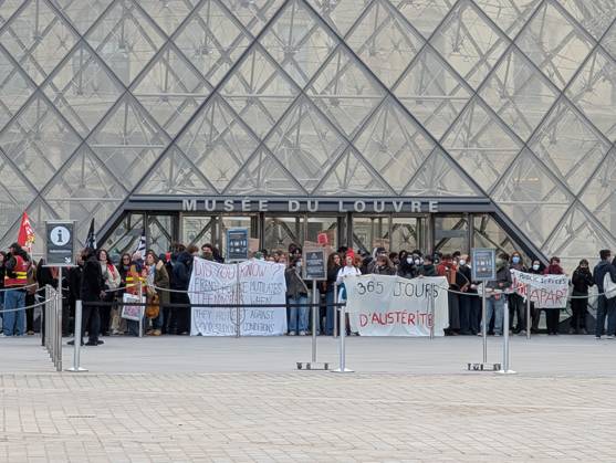 Protesters block Louvre entrances in support of nationwide student movement in Paris PARIS, FRANCE - OCTOBER 19: Protesters block the entrances to the Louvre Museum to express their support for a nationwide high school student protest movement and denounce what they describe as police repression in Paris, France, on October 19, 2026. Luc Auffret Anadolu Paris France. Editorial use only. Please get in touch for any other usage.  Copyright: x2026xAnadoluxLucxAuffretx