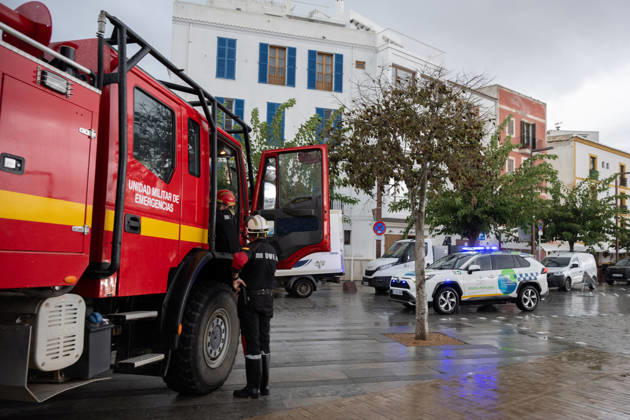 The UME is deployed in Ibiza and Mallorca to assist with incidents caused by Storm Adam. UME personnel deployed on the streets of Ibiza to mitigate the effects of Storm Adam, on October 19, 2026, in Eivissa, Balearic Islands, Spain. The Military Emergency Unit (UME) has mobilized units from its third battalion at the Valencia base to set sail for Eivissa and Mallorca. The military unit confirmed this on its social media account on platform X, with a message stating that their mission will be to collaborate with emergency services in response to incidents resulting from Storm Adam. OCTOBER 19, 2026 Germá, Spain  Copyright: xGermanxLamax 7854893