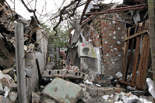 The premises of a house are reduced to rubble by a Russian bombardment in Dnipro, Ukraine, October 19, 2026. On Monday morning, Russian forces launched guided aerial bombs at the eastern city, damaging private homes and infrastructure. An 84-year-old woman was hospitalised in moderate condition. (Photo by Mykola Miakshykov Ukrinform) Russian troops hit Dnipro with guided bombs  Copyright: xMykolaxMiakshykovx