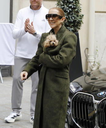 Céline Dion leaves the Royal Monceau hotel with her sons Nelson and Eddy and her dog Madison after her concert series in Paris October 19, 2026 Marc Aussel Lacroix Bestimage Céline Dion leaves the Royal Monceau hotel with her sons Nelson and Eddy and her dog Madison after her concert series in Paris October 19, 2026 Paris, France Copyright: xMarcxAussetxLacroixx xBestimagexMarcxAussetxLacroixx xBestimagex