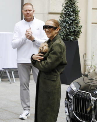Céline Dion leaves the Royal Monceau hotel with her sons Nelson and Eddy and her dog Madison after her concert series in Paris October 19, 2026 Marc Aussel Lacroix Bestimage Céline Dion leaves the Royal Monceau hotel with her sons Nelson and Eddy and her dog Madison after her concert series in Paris October 19, 2026 Paris, France Copyright: xMarcxAussetxLacroixx xBestimagexMarcxAussetxLacroixx xBestimagex