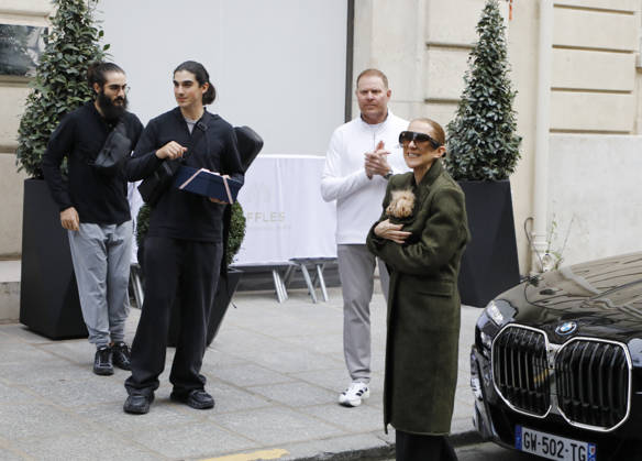 Céline Dion leaves the Royal Monceau hotel with her sons Nelson and Eddy and her dog Madison after her concert series in Paris October 19, 2026 Marc Aussel Lacroix Bestimage Céline Dion leaves the Royal Monceau hotel with her sons Nelson and Eddy and her dog Madison after her concert series in Paris October 19, 2026 Paris, France Copyright: xMarcxAussetxLacroixx xBestimagexMarcxAussetxLacroixx xBestimagex