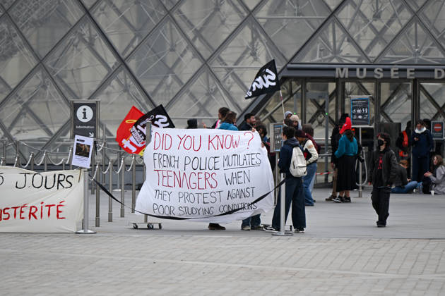 The Louvre is blocked by students in support of the high school students movement. The Louvre is closed due to a demonstration in support of high school students. Students from the École du Louvre are blocking the museum entrance in Paris, France 460593 2026 10 19 Paris France (no people in the photo) Copyright: xL.Urmanx xStarfacex STAR_460593_001