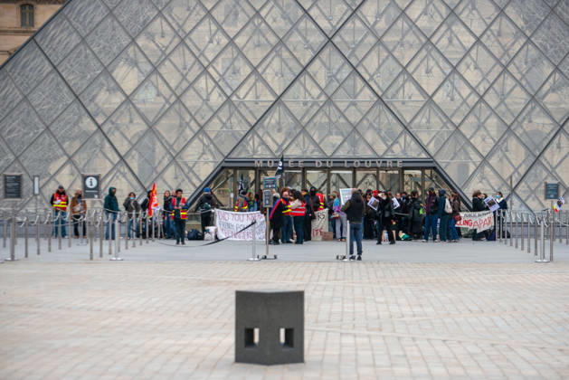 Blockade of The Louvre Museum by Students - Paris Protesters block the entrances to the Louvre Museum to express their support for a nationwide high school student protest movement and denounce what they describe as police repression in Paris, France, on October 19, 2026. Photo by Denis Prezat ABACAPRESS.COM Paris France  Copyright: xPrezatxDenis ABACAx