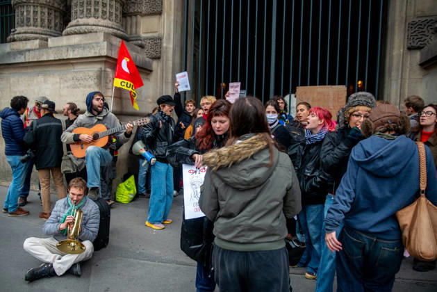 Blockade of The Louvre Museum by Students - Paris Protesters block the entrances to the Louvre Museum to express their support for a nationwide high school student protest movement and denounce what they describe as police repression in Paris, France, on October 19, 2026. Photo by Denis Prezat ABACAPRESS.COM Paris France  Copyright: xPrezatxDenis ABACAx