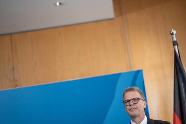 Christian Sewing, CEO Deutsche Bank AG;Übergabe Standortbericht der Initiative Made for Germany an Bundeswirtschaftsministerin, Berlin Berlin Deutschland BMWI