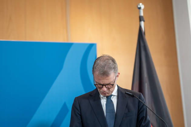 Christian Sewing, CEO Deutsche Bank AG;Übergabe Standortbericht der Initiative Made for Germany an Bundeswirtschaftsministerin, Berlin Berlin Deutschland BMWI