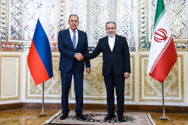 IRAN, TEHRAN - OCTOBER 19, 2026: Sergei Lavrov (L), Russia™s Minister of Foreign Affairs, and his counterpart Abbas Araghchi of Iran shake hands during their meeting. Best quality available Tehran Iran  - ZUMAt113 20261019_zaa_t113_128 Copyright: xRussianxForeignxMinistryx