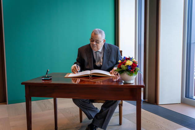 Bundespräsident, Frank-Walter Steinmeier, Akkreditierung von Botschaftern Berlin, Amtssitz am Spreebogen, Bundespräsident, Frank-Walter Steinmeier, Akkreditierung von Botschaftern, Bundeswehr, Botschafter, Mauritius, Joseph Lucien Finette Berlin Berlin GER