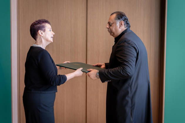 Bundespräsident, Frank-Walter Steinmeier, Akkreditierung von Botschaftern Berlin, Amtssitz am Spreebogen, Bundespräsident, Frank-Walter Steinmeier, Akkreditierung von Botschaftern, Bundeswehr, Botschafter, Pakistan, Salman Sharif Berlin Berlin GER