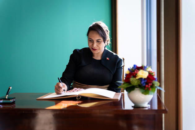 Bundespräsident, Frank-Walter Steinmeier, Akkreditierung von Botschaftern Berlin, Amtssitz am Spreebogen, Bundespräsident, Frank-Walter Steinmeier, Akkreditierung von Botschaftern, Botschafterin, Tonga, Titilupe Fanetupouvava u Tu ivakano Berlin Berlin GER