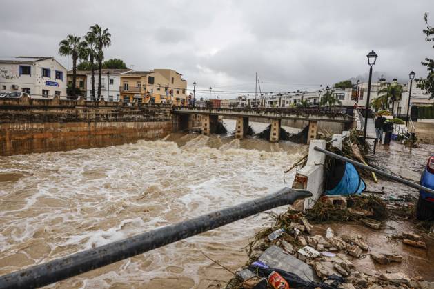 The Valencian Regional Government is preparing a lockdown order for the southern coast of Valencia and the northern coast of Alicante due to the rains. The river is filled with mud and vegetation carried by the rainwater, as of October 19, 2026, in Els Poblets, Valencian Community, Spain. The Valencian Regional Government is preparing a lockdown order for the southern coast of Valencia and the northern coast of Alicante in response to the emergency declared due to the rains caused by Storm Adam, as announced by the Regional Minister of Emergencies and the Interior early this morning, October 19, from the Emergency Coordination Center (CCE) October 19, 2026, Valencia, Valencian Community, Spain Copyright: xRoberxSolsonax 7855637