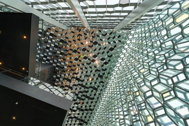 Creative Highlights World Geometric glass patterns inside Harpa Concert Hall Reykjavik, Iceland R_ROMO261016A-2142831-01 ,model released, Symbolfoto ,property released