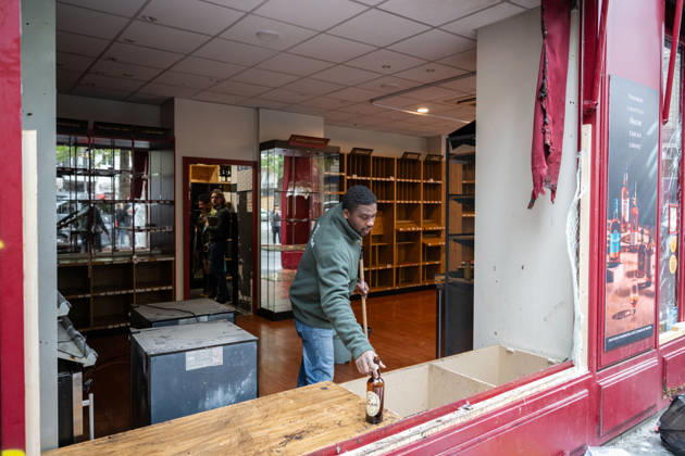Shops Looted After the October 17th Demonstration - Paris AJ This photo shows the Nicolas at the Rue du Chateau d’eau store after it has been looted, ransacked, and vandalized on October 19, 2026 two days after riots and looting occurred (pillage) on the sidelines of nationwide cost-of-living demonstrations. Photo by Alexis Jumeau ABACAPRESS.COM Paris France  Copyright: xJumeauxAlexis ABACAx
