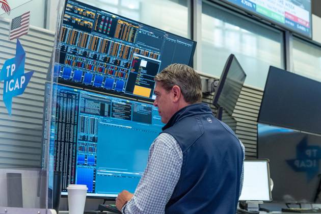 October 19, 2026, New York, New York, USA: A trader works on the trading floor of the New York Stock Exchange (NYSE) during opening hours in New York, NY on October 19, 2026. New York USA  - ZUMAr339 20261019_znp_r339_005 Copyright: xLevxRadinx