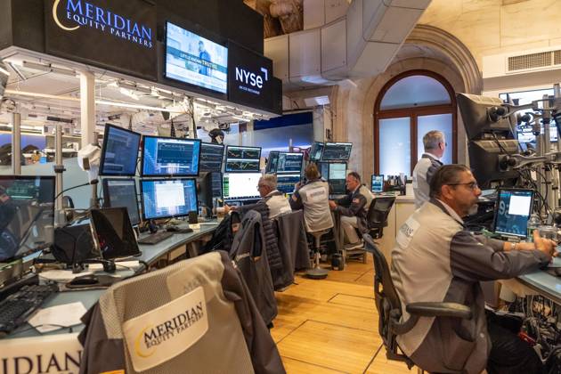 October 19, 2026, New York, New York, USA: A trader works on the trading floor of the New York Stock Exchange (NYSE) during opening hours in New York, NY on October 19, 2026. New York USA  - ZUMAr339 20261019_znp_r339_016 Copyright: xLevxRadinx