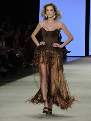 RECORD DATE NOT STATED ammi fashion show at SPFW Sao Paulo (SP), 10 18 2026 - Fashion SPFW Runway - The brand Ammi presents the Forma Viva collection on the last day of Sao Paulo Fashion Week. The brand featured model Isabeli Fontana, whose husband, singer Di Ferrero, was in the audience.(Foto: Leandro Chemalle Thenews2 imago images) ammi fashion show at SPFW  Copyright: xLeandroxChemallex