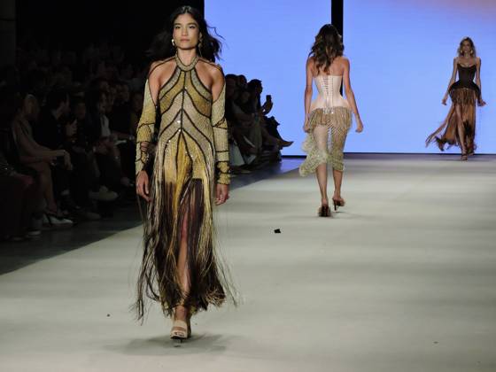 RECORD DATE NOT STATED ammi fashion show at SPFW Sao Paulo (SP), 10 18 2026 - Fashion SPFW Runway - The brand Ammi presents the Forma Viva collection on the last day of Sao Paulo Fashion Week. The brand featured model Isabeli Fontana, whose husband, singer Di Ferrero, was in the audience.(Foto: Leandro Chemalle Thenews2 imago images) ammi fashion show at SPFW  Copyright: xLeandroxChemallex