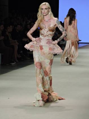 RECORD DATE NOT STATED ammi fashion show at SPFW Sao Paulo (SP), 10 18 2026 - Fashion SPFW Runway - The brand Ammi presents the Forma Viva collection on the last day of Sao Paulo Fashion Week. The brand featured model Isabeli Fontana, whose husband, singer Di Ferrero, was in the audience.(Foto: Leandro Chemalle Thenews2 imago images) ammi fashion show at SPFW  Copyright: xLeandroxChemallex
