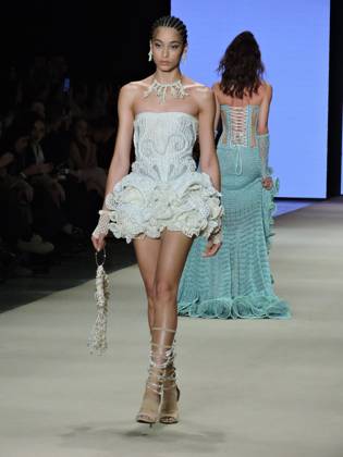 RECORD DATE NOT STATED ammi fashion show at SPFW Sao Paulo (SP), 10 18 2026 - Fashion SPFW Runway - The brand Ammi presents the Forma Viva collection on the last day of Sao Paulo Fashion Week. The brand featured model Isabeli Fontana, whose husband, singer Di Ferrero, was in the audience.(Foto: Leandro Chemalle Thenews2 imago images) ammi fashion show at SPFW  Copyright: xLeandroxChemallex