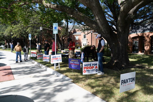 October 19, 2026, Dallas, Texas, USA: Early voting started in Dallas TX on Monday morning...University Park United Methodist Church..By 1130 am, nearly 700 people voted at this location. Dallas USA  - ZUMAa183 20261019_znp_a183_014 Copyright: xAvixAdelmanx