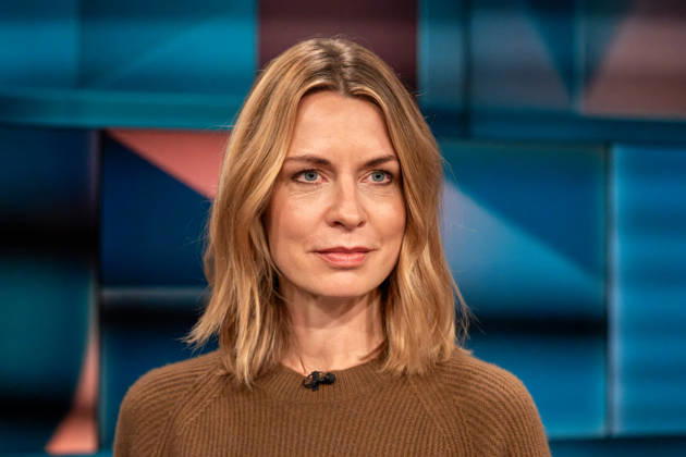 Hart aber Fair aus Köln am 19. Oktober 2026. Im Bild Jessy Wellmer. Die Tagesthemen-Moderatorin präsentiert die Doku Deutschland, deine Beamten: Zeit für Reformen?. Sie sind viele auch im internationalen Vergleich. Und ihre Privilegien kosten die Bürger eine Menge Geld. Die Gäste von Louis Klamroth diskutierten darüber, ob sich Deutschland noch Beamte leisten kann oder muss. An welcher Stelle ist das Beamtentum noch sinnvoll? Köln Nordrhein-Westfalen Deutschland