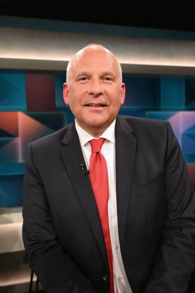 Politiker Roman Poseck, CDU, Hessischer Innenminister, zu Gast in der ARD Talkshow Hart aber Fair mit dem Thema Lehrer, Polizisten, Verwaltung: Wozu brauchen wir noch Beamte?