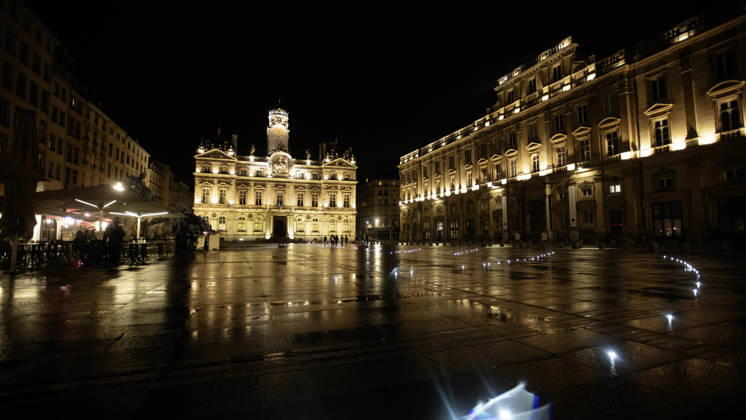 France extends night curfews beyond Paris following weekend violence LYON, FRANCE - OCTOBER 19: A view of a square during a curfew imposed following violence and looting during nationwide weekend demonstrations against the rising cost of living and fuel prices in Lyon, France, on October 19, 2026. French authorities are expanding overnight curfews beyond Paris to Nice, Lyon and parts of the Gironde department following weekend protests marked by violence and looting, French broadcaster BFMTV reported Monday. Laurent Vlad Anadolu Lyon France. Editorial use only. Please get in touch for any other usage.  Copyright: x2026xAnadoluxLaurentxVladx