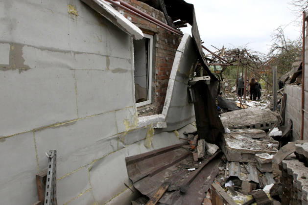 Russian troops hit Dnipro with guided bombs The premises of a house are reduced to rubble by a Russian bombardment in Dnipro, Ukraine, on October 19, 2026. On Monday morning, Russian forces launched guided aerial bombs at the eastern city, damaging private homes and infrastructure. An 84-year-old woman was hospitalised in moderate condition. Dnipro Ukraine  Copyright: xMykolaxMiakshykovx originalFilename: ukrinform-russiant261019_npF4q.jpg