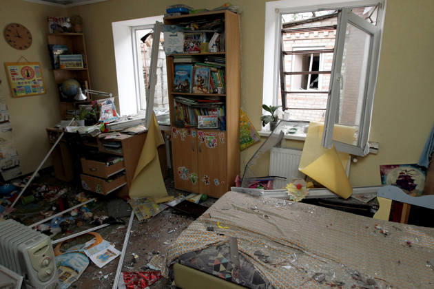 Russian troops hit Dnipro with guided bombs A room in a private house shows damage caused by a Russian bombardment in Dnipro, Ukraine, on October 19, 2026. On Monday morning, Russian forces launched guided aerial bombs at the eastern city, damaging private homes and infrastructure. An 84-year-old woman was hospitalised in moderate condition. Dnipro Ukraine  Copyright: xMykolaxMiakshykovx originalFilename: ukrinform-russiant261019_npJJj.jpg