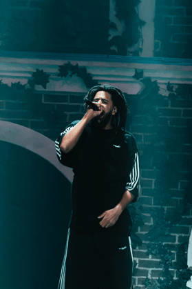 J. Cole performs at The O2 arena in London, 19 October 2026 J. Cole performs at The O2 arena in London, England, on 19 October 2026, during the first London show of his Fall Off Tour., Credit:Paul Bogle Avalon London, UK  Copyright: xPaulxBoglex xAvalonx 1144857886