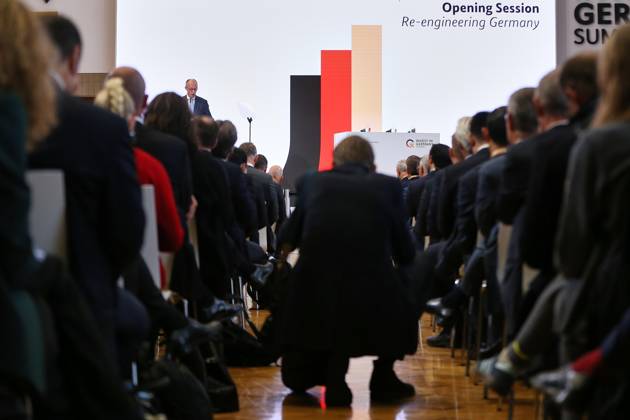 Berlin, Deutschland, 20.10.2026: ESMT: Invest in Germany Summit: Bundeskanzler Friedrich Merz (CDU) hält eine Rede Copyright: xdtsxNachrichtenagenturx dts_140072