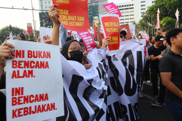 October 20, 2026, Jakarta, Central Jakarta, jakarta: Students and civil society groups stage a protest at Tugu Tani, Central Jakarta, voicing concerns over government policies, environmental issues, and social inequality. Jakarta jakarta - ZUMAp146 20261020_zap_p146_013 Copyright: xDennyxPohanx