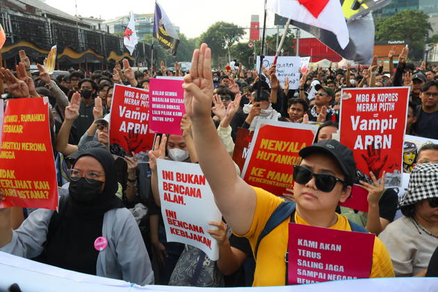October 20, 2026, Jakarta, Central Jakarta, jakarta: Students and civil society groups stage a protest at Tugu Tani, Central Jakarta, voicing concerns over government policies, environmental issues, and social inequality. Jakarta jakarta - ZUMAp146 20261020_zap_p146_036 Copyright: xDennyxPohanx