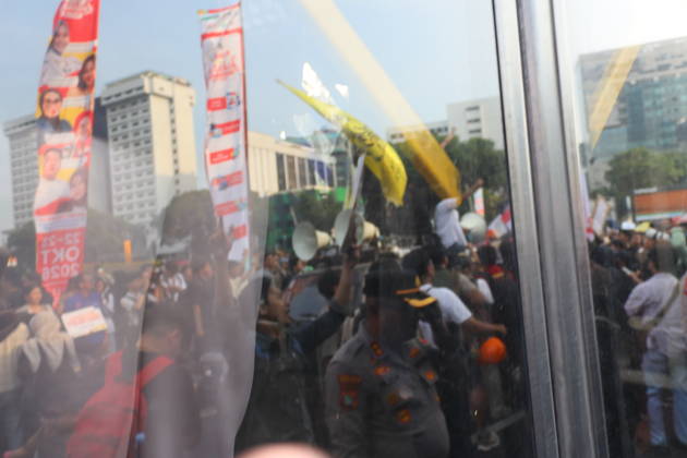 October 20, 2026, Jakarta, Central Jakarta, jakarta: Students and civil society groups stage a protest at Tugu Tani, Central Jakarta, voicing concerns over government policies, environmental issues, and social inequality. Jakarta jakarta - ZUMAp146 20261020_zap_p146_040 Copyright: xDennyxPohanx