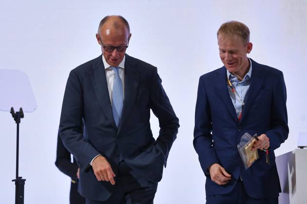 Berlin, Deutschland, 20.10.2026: ESMT: Invest in Germany Summit: Bundeskanzler Friedrich Merz (CDU) und Will Marshall (Planet Labs) Copyright: xdtsxNachrichtenagenturx dts_140071