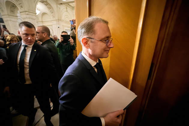 Luca Niculescu New Romanian Prime Minister Vote in Paliament Bucharest, Romania. 20th Oct, 2026: Luca Niculescu, prime minister‘designate, attends the vote on his cabinet in the Romanian Parliament. Bucharest Romania Copyright: xLucianxAlecux
