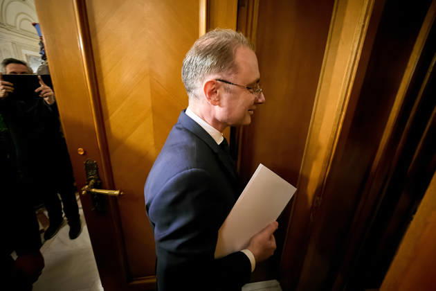 Luca Niculescu New Romanian Prime Minister Vote in Paliament Bucharest, Romania. 20th Oct, 2026: Luca Niculescu, prime minister‘designate, attends the vote on his cabinet in the Romanian Parliament. Bucharest Romania Copyright: xLucianxAlecux