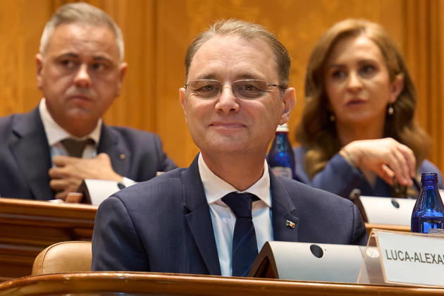 Luca Niculescu New Romanian Prime Minister Vote in Paliament Bucharest, Romania. 20th Oct, 2026: Luca Niculescu, prime minister‘designate, attends the vote on his cabinet in the Romanian Parliament. Bucharest Romania Copyright: xLucianxAlecux