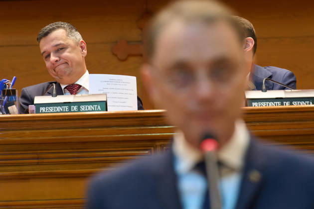 Luca Niculescu New Romanian Prime Minister Vote in Paliament Bucharest, Romania. 20th Oct, 2026: Social Democratic Party (PSD) leader Sorin Grindeanu (L) listens to the speech of Luca Niculescu, prime minister‘designate, during the vote on his cabinet in the Romanian Parliament. Bucharest Romania Copyright: xLucianxAlecux
