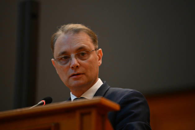 Prime Minister-designate Luca Niculescu addresses plenary session of the Romanian Parliament in Bucharest BUCHAREST, ROMANIA - OCTOBER 20: Prime Minister-designate Luca Niculescu, proposed by President of Romania Nicusor Dan, addresses a joint plenary session of the Romanian Parliament at the Palace of the Parliament in Bucharest, Romania on Tuesday, October 20, 2026. Niculescu presented his governing platform, fiscal reform agenda, and proposed cabinet lineup to lawmakers ahead of the vote of confidence. Alex Nicodim Anadolu Bucharest Romania. Editorial use only. Please get in touch for any other usage.  Copyright: x2026xAnadoluxAlexxNicodimx