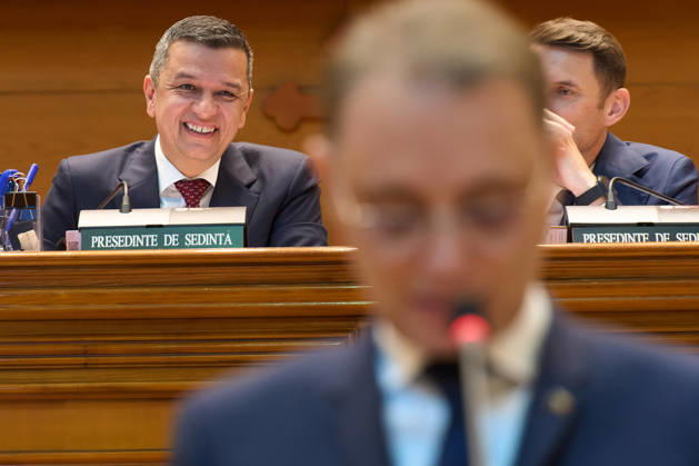Luca Niculescu New Romanian Prime Minister Vote in Paliament Bucharest, Romania. 20th Oct, 2026: Social Democratic Party (PSD) leader Sorin Grindeanu (L) listens to the speech of Luca Niculescu, prime minister‘designate, during the vote on his cabinet in the Romanian Parliament. Bucharest Romania Copyright: xLucianxAlecux