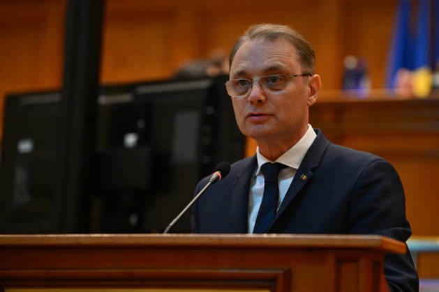 Prime Minister-designate Luca Niculescu addresses plenary session of the Romanian Parliament in Bucharest BUCHAREST, ROMANIA - OCTOBER 20: Prime Minister-designate Luca Niculescu, proposed by President of Romania Nicusor Dan, addresses a joint plenary session of the Romanian Parliament at the Palace of the Parliament in Bucharest, Romania on Tuesday, October 20, 2026. Niculescu presented his governing platform, fiscal reform agenda, and proposed cabinet lineup to lawmakers ahead of the vote of confidence. Alex Nicodim Anadolu Bucharest Romania. Editorial use only. Please get in touch for any other usage.  Copyright: x2026xAnadoluxAlexxNicodimx