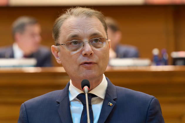 Luca Niculescu New Romanian Prime Minister Vote in Paliament Bucharest, Romania. 20th Oct, 2026: Luca Niculescu, prime minister‘designate, speaks during the vote on his cabinet in the Romanian Parliament. Bucharest Romania Copyright: xLucianxAlecux