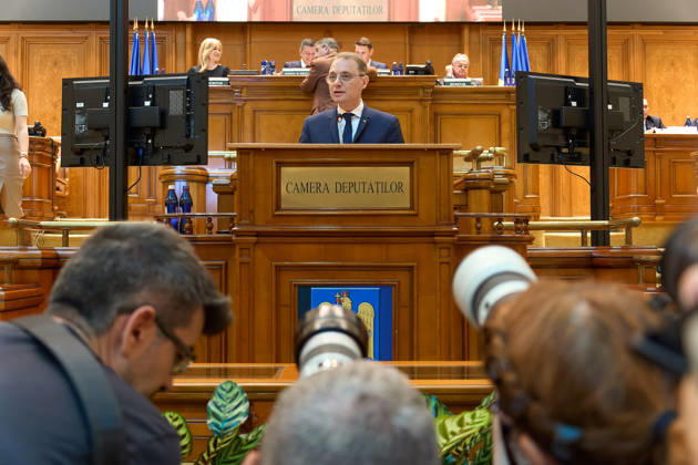 Luca Niculescu New Romanian Prime Minister Vote in Paliament Bucharest, Romania. 20th Oct, 2026: Luca Niculescu, prime minister‘designate, speaks during the vote on his cabinet in the Romanian Parliament. Bucharest Romania Copyright: xLucianxAlecux